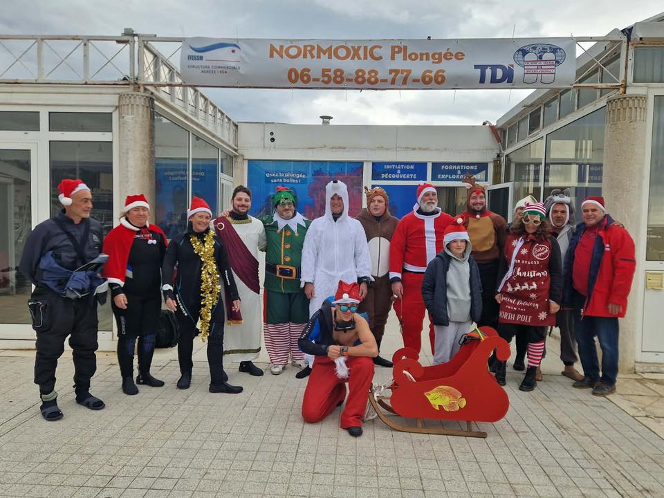 Plongée de Noël costumée du club Normoxic Plongée à Golfe-Juan